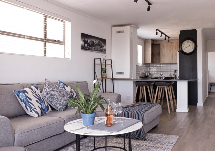 To Let 2 Bedroom Property for Rent in Green Point Western Cape